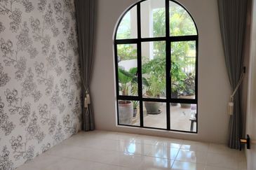 {BATU GAJAH} Terrace Houses by the Lakes