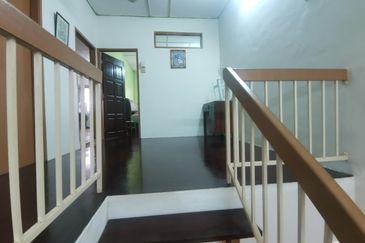 {Teluk Intan} 5 mins to Hospital Teluk Intan, Double Storey House For Sale