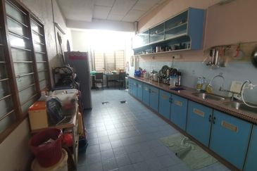 {Teluk Intan} 5 mins to Hospital Teluk Intan, Double Storey House For Sale