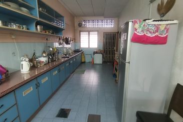 {Teluk Intan} 5 mins to Hospital Teluk Intan, Double Storey House For Sale