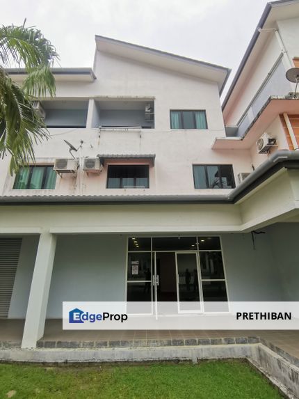 {PULAU PANGKOR} Shoplot in Pasir Bogak with access to swimming pool, Perak, Pangkor