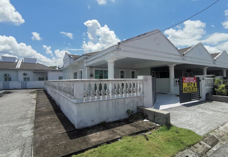 {HUTAN MELINTANG} Single Storey Terrace End Lot House For Sale