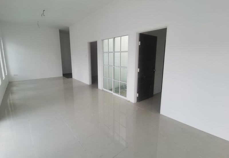 {HUTAN MELINTANG} Single Storey Terrace End Lot House For Sale