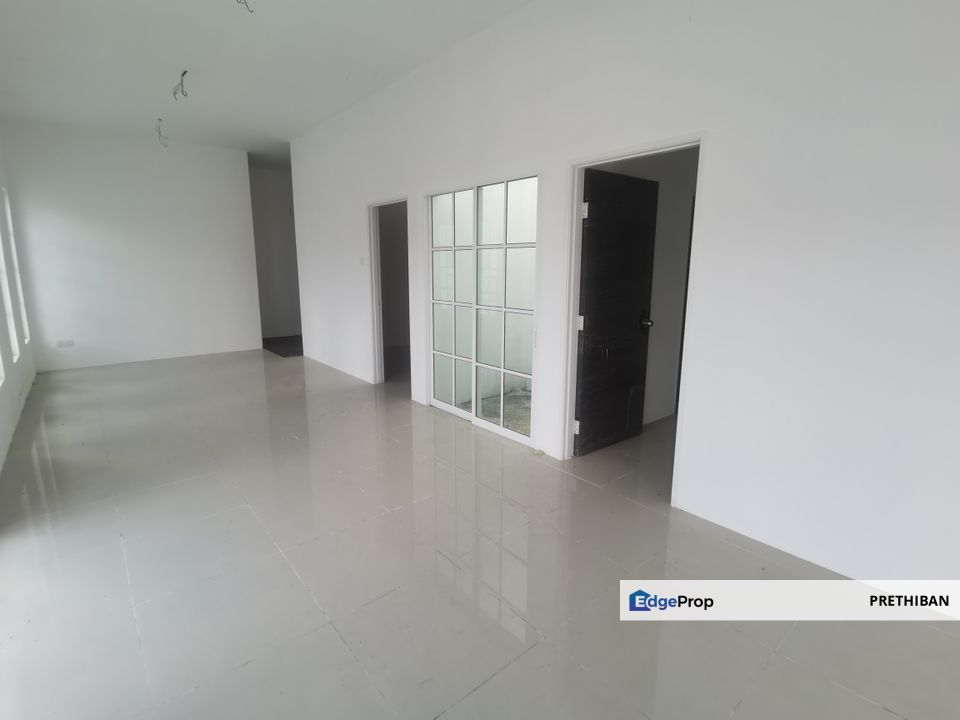 {HUTAN MELINTANG} Single Storey Terrace End Lot House For Sale, Perak, Hutan Melintang