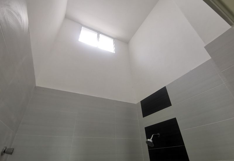 {HUTAN MELINTANG} Single Storey Terrace End Lot House For Sale