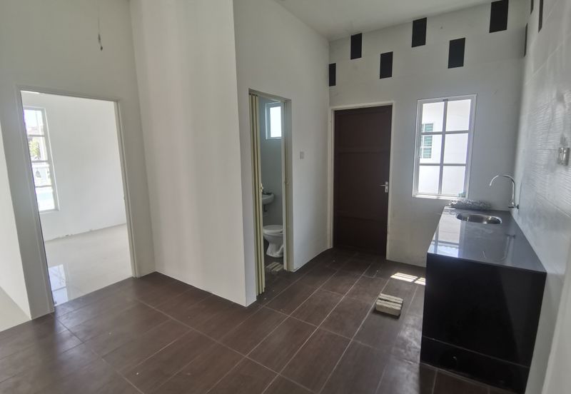 {HUTAN MELINTANG} Single Storey Terrace End Lot House For Sale