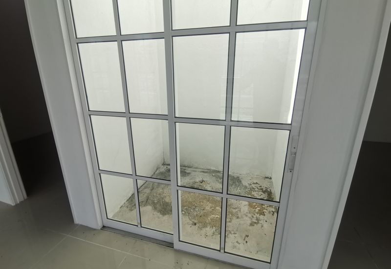 {HUTAN MELINTANG} Single Storey Terrace End Lot House For Sale