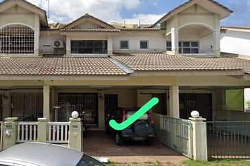 {KAMPAR} Furnished Double Storey House For Sale