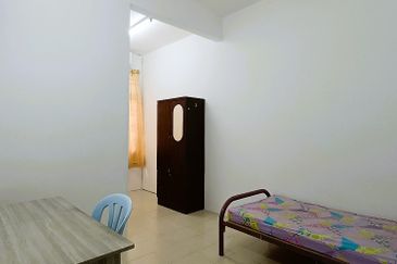 {KAMPAR} Furnished Double Storey House For Sale