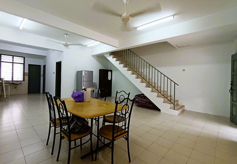 {KAMPAR} Furnished Double Storey House For Sale