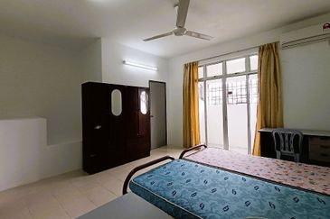 {KAMPAR} Furnished Double Storey House For Sale
