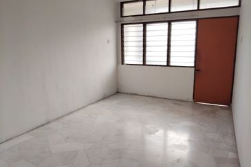 {TELUK INTAN} Double Storey End Lot House For Sale