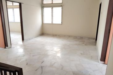 {TELUK INTAN} Double Storey End Lot House For Sale