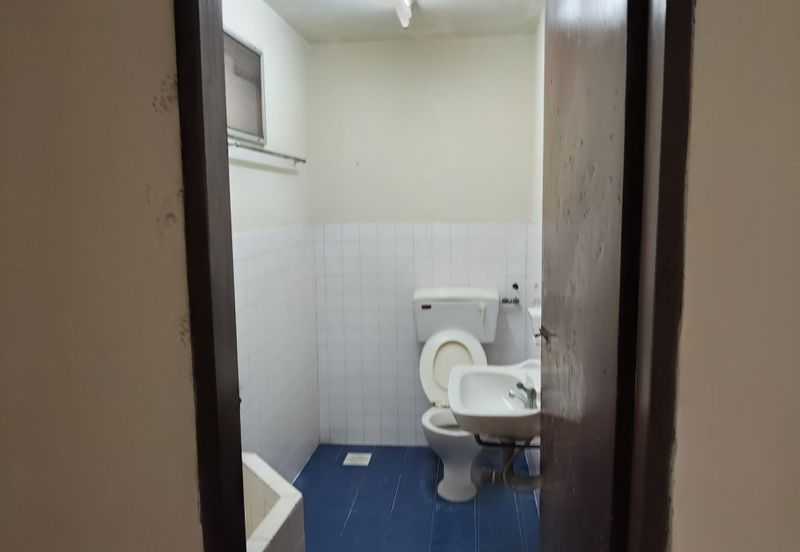 {TELUK INTAN} Double Storey End Lot House For Sale