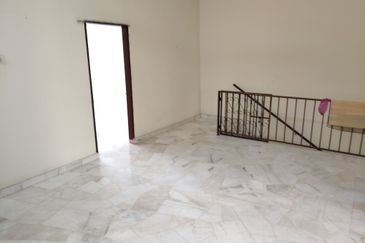 {TELUK INTAN} Double Storey End Lot House For Sale