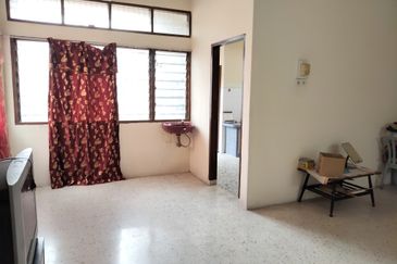 {TELUK INTAN} Double Storey End Lot House For Sale