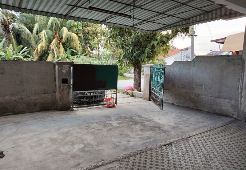 {TELUK INTAN} Double Storey End Lot House For Sale