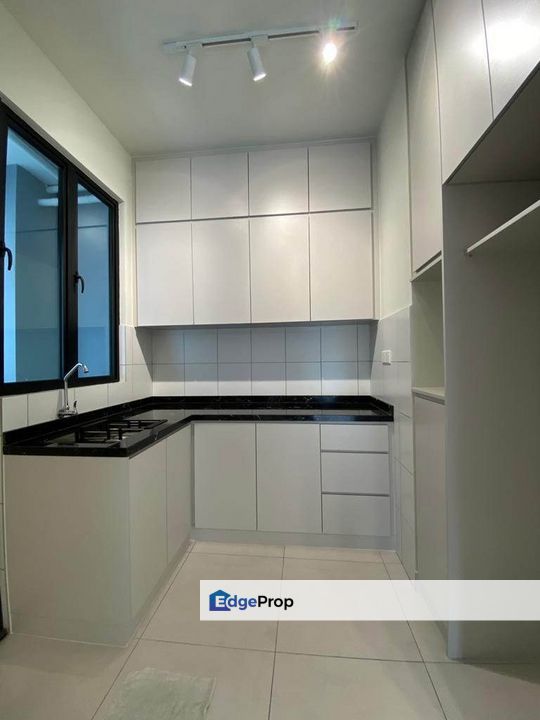 Walking distance to MRT Taman Connaught !! Majestic Maxim Condo, Cheras