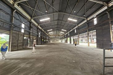 Puchong Factory Warehouse Medium Heavy Industrial for rent
