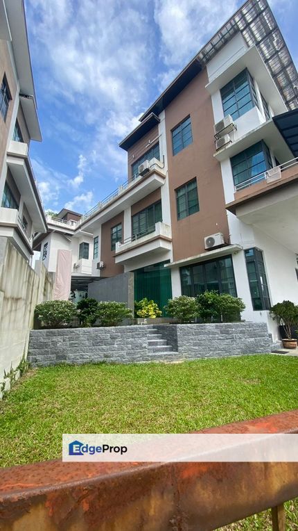 2 1/2 Storey Semi-D With Lift & Furnished Bukit Jelutong Heights Bukit Jelutong Shah Alam, Selangor, Bukit Jelutong