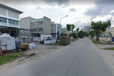 1.5 storey Semi-Detached Factory @ Puncak Alam for SALE