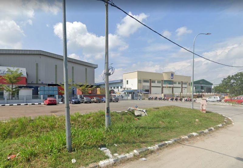 Factory with office @ Telok Gong for RENT