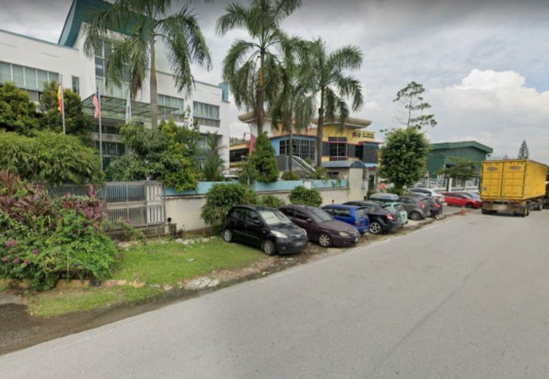 Detached Factory with office @ Sungai Buloh for SALE