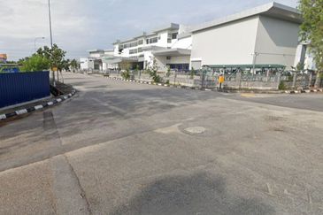 West Port, Pulau Indah