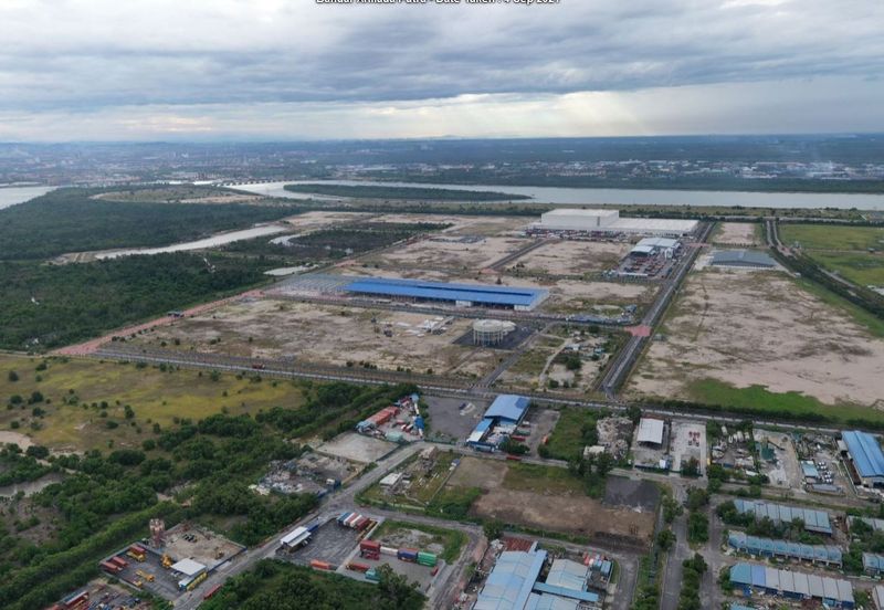 West Port, Pulau Indah