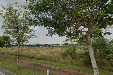 West Port, Pulau Indah