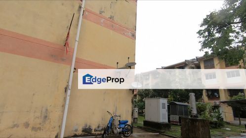 Ampang Flat Taman Dato Ahmad Razali Near LRT Ampang, Selangor, Ampang