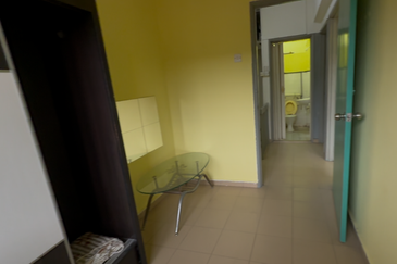 Dahlia Apartment, Pandan Indah