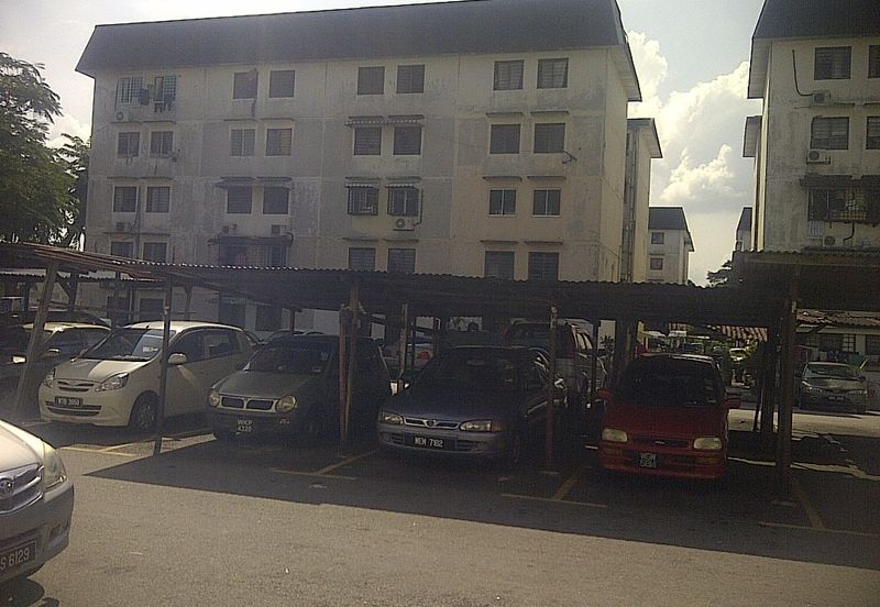 Flat Pandan Jaya Blok L13