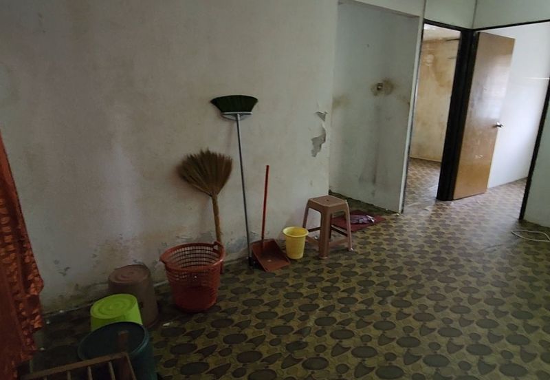 Flat Pandan Jaya Blok L13