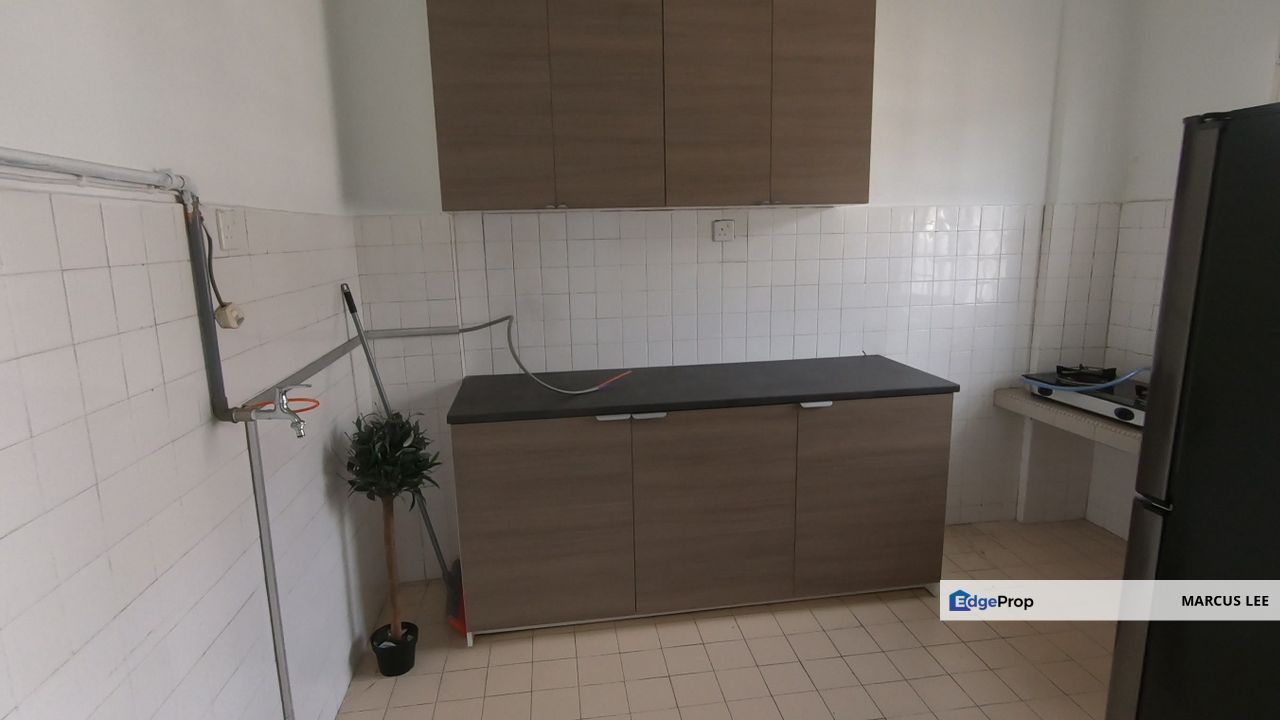Ampang Pandan Indah Kenari Court Walk to LRT Below market RM 268k, Selangor, Ampang