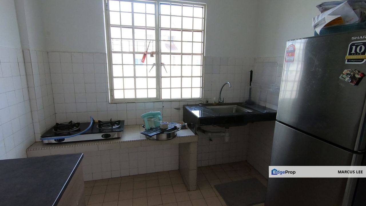 Ampang Pandan Indah Kenari Court Walk to LRT Below market RM 268k, Selangor, Ampang