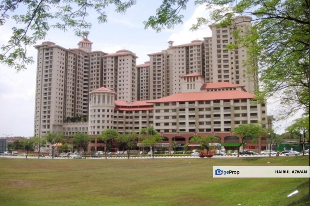 CASA TROPICANA Condo, Petaling Jaya | Corner Unit, Facing Pool, Selangor, Tropicana