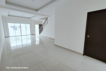 Taman Jenderam Sutera *