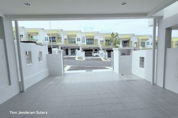 Taman Jenderam Sutera *