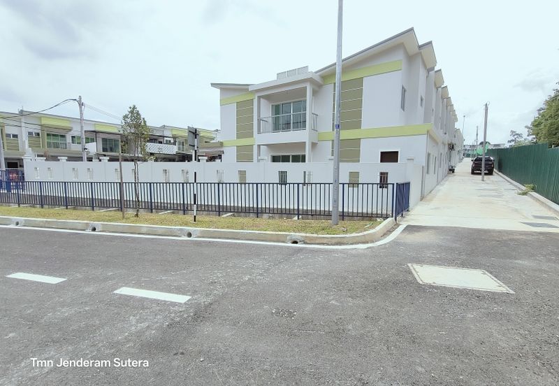 Taman Jenderam Sutera *