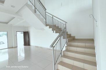 Taman Jenderam Sutera