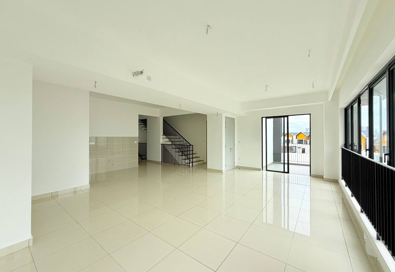 East 57 (Residensi Laman Timur)