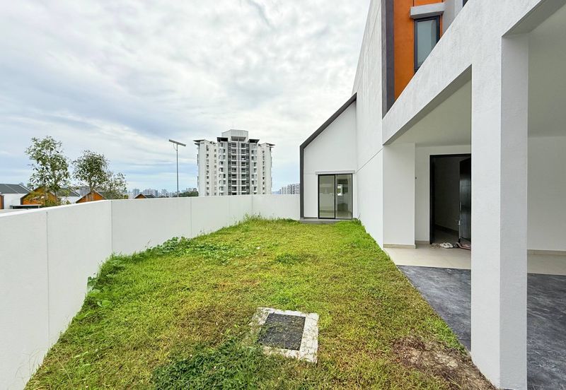 East 57 (Residensi Laman Timur)