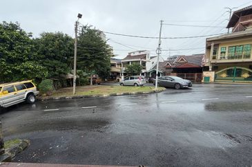 Taman Fairuza, Ampang Terrace House for Sale | FULLY RENOVATED WITH APPROVAL