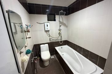 Taman Fairuza, Ampang Terrace House for Sale | FULLY RENOVATED WITH APPROVAL