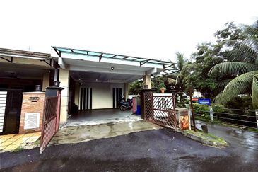 Taman Fairuza, Ampang Terrace House for Sale | FULLY RENOVATED WITH APPROVAL