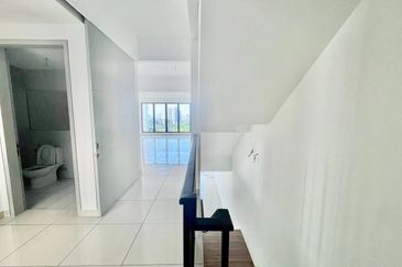 East 57 (Residensi Laman Timur)