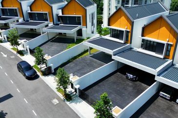 East 57 (Residensi Laman Timur)