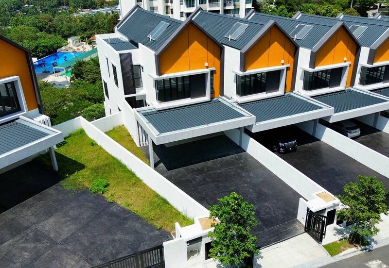 East 57 (Residensi Laman Timur)