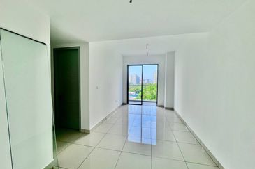 East 57 (Residensi Laman Timur)